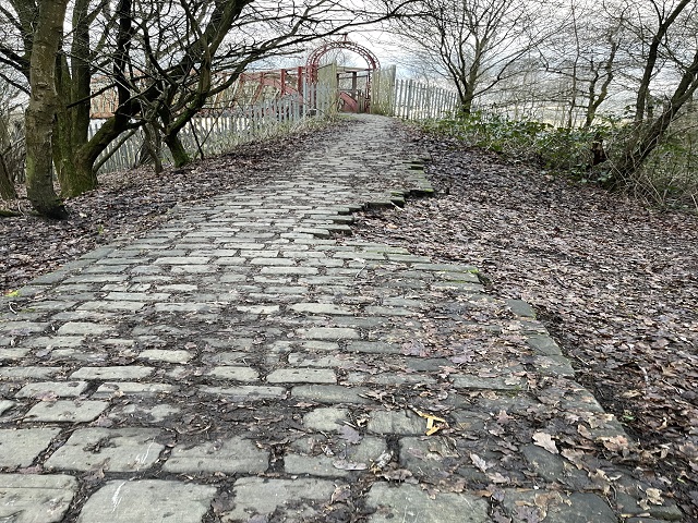 Deep Pit railway footbridge